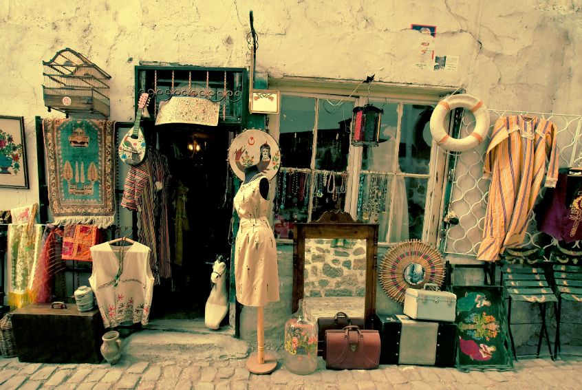 Vintage jewelry for collectors timeless treasures await