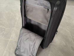 Alpha 3 International – Expandable 4-Wheeled Carry-on – Tumi