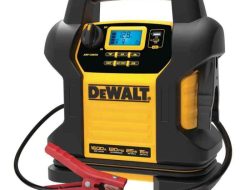 DeWalt DXAEJ14 Jump Starter Testing the Integrated Air Compressor Utility